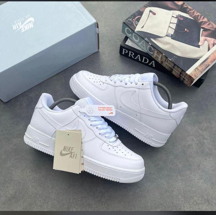 Nike,air force 1 white or black